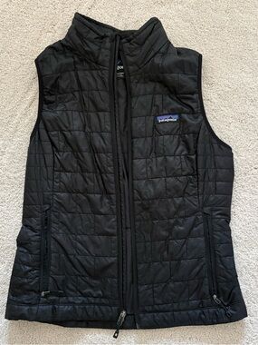 Patagonia Black Quilted Women's Insulated Vest Small